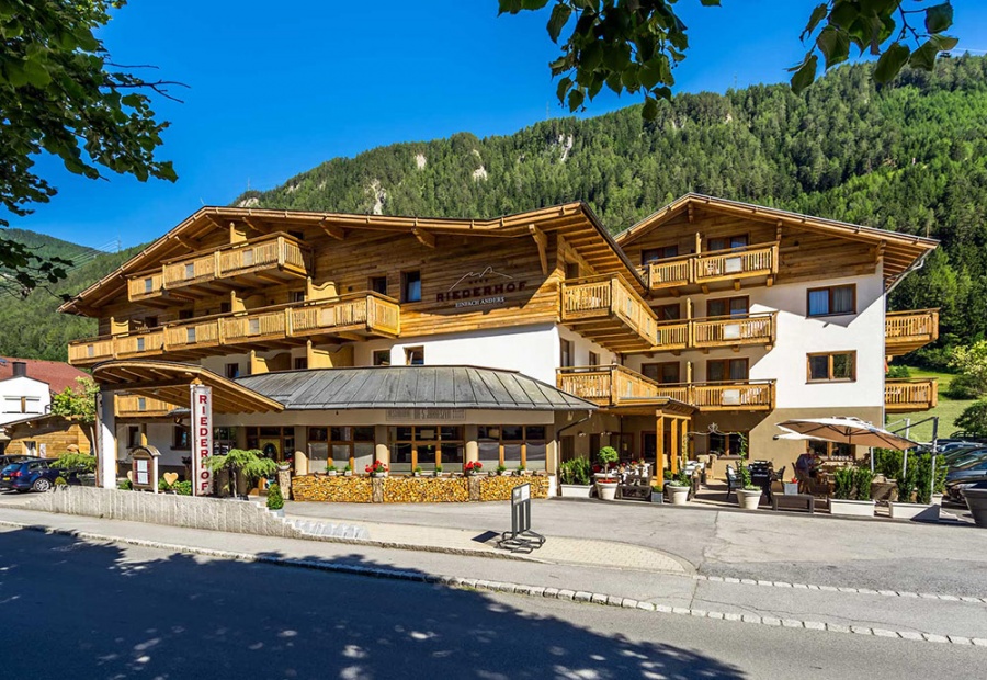 Übernachten im hundefreundlichen Hotel in Ried im Tiroler Oberland