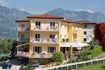 Unser Partnerhaus Hotel Augusta in Malcesine (VR) aktualisiert gerade seine Haus-Fotos. Bitte besuchen Sie uns in den kommenden Tagen erneut.