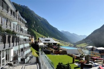 Unser Partnerhaus Hotel Fliana in Ischgl aktualisiert gerade seine Haus-Fotos. Bitte besuchen Sie uns in den kommenden Tagen erneut.